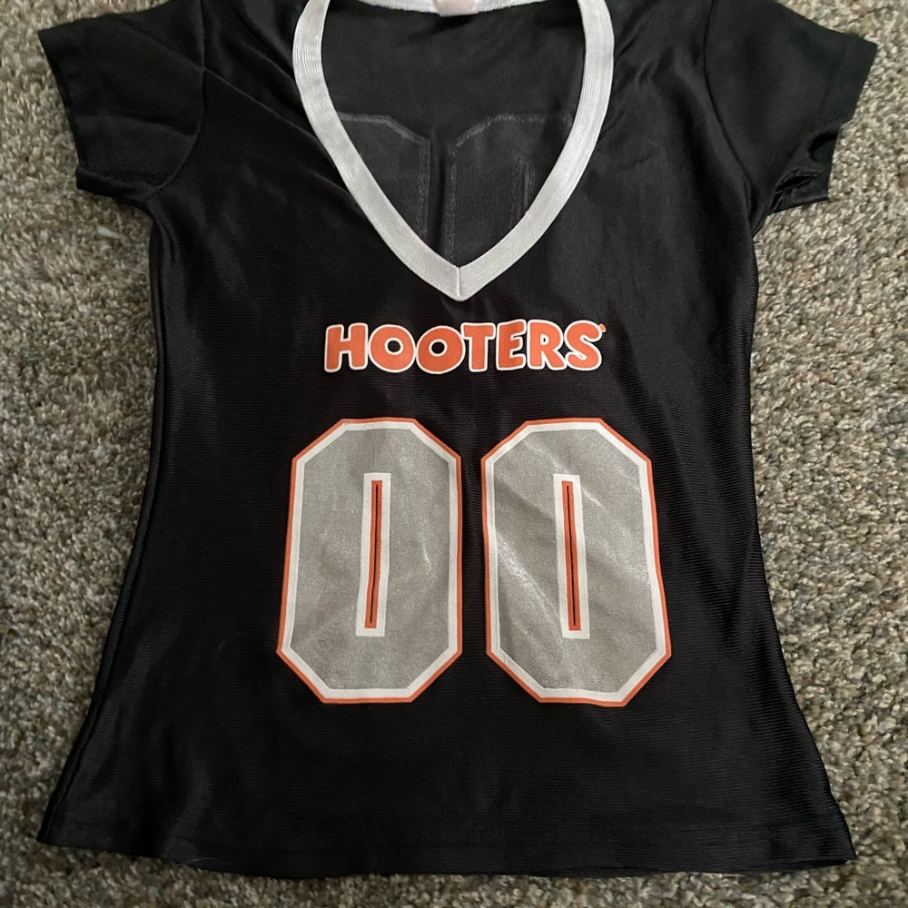 Black Hooters V-Neck Jersey Top